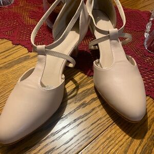 Elegant Beige Women's Shoes
